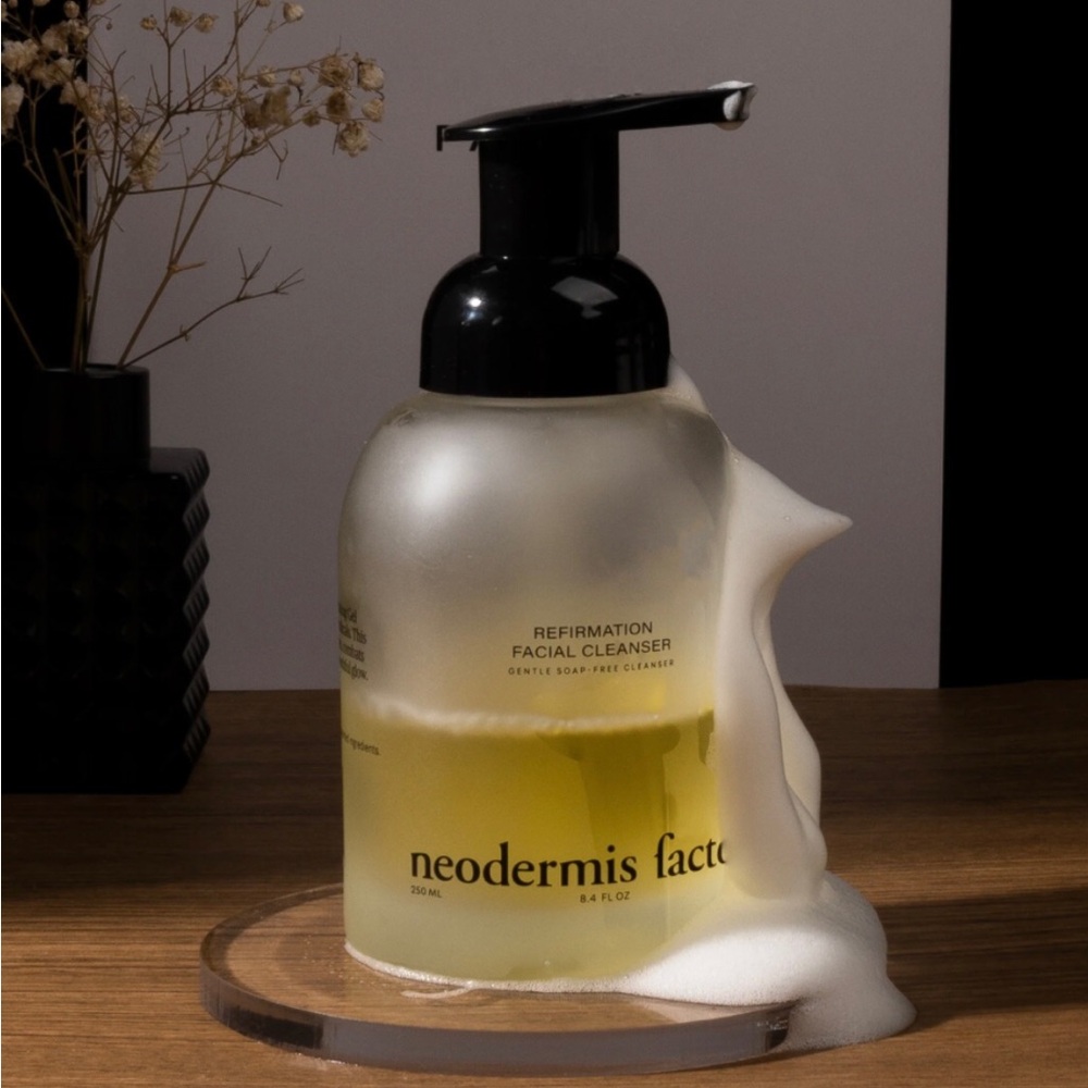 Neodermis Factor Refirmation Facial Cleanser *250 mL *BRAND NEW*